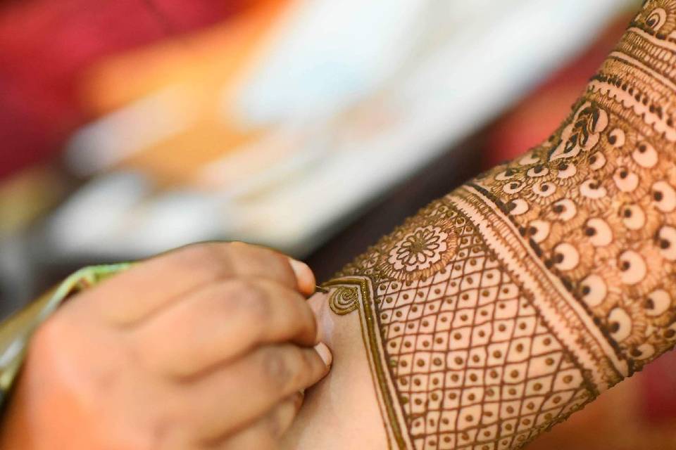 Nazia Mehendi Artist