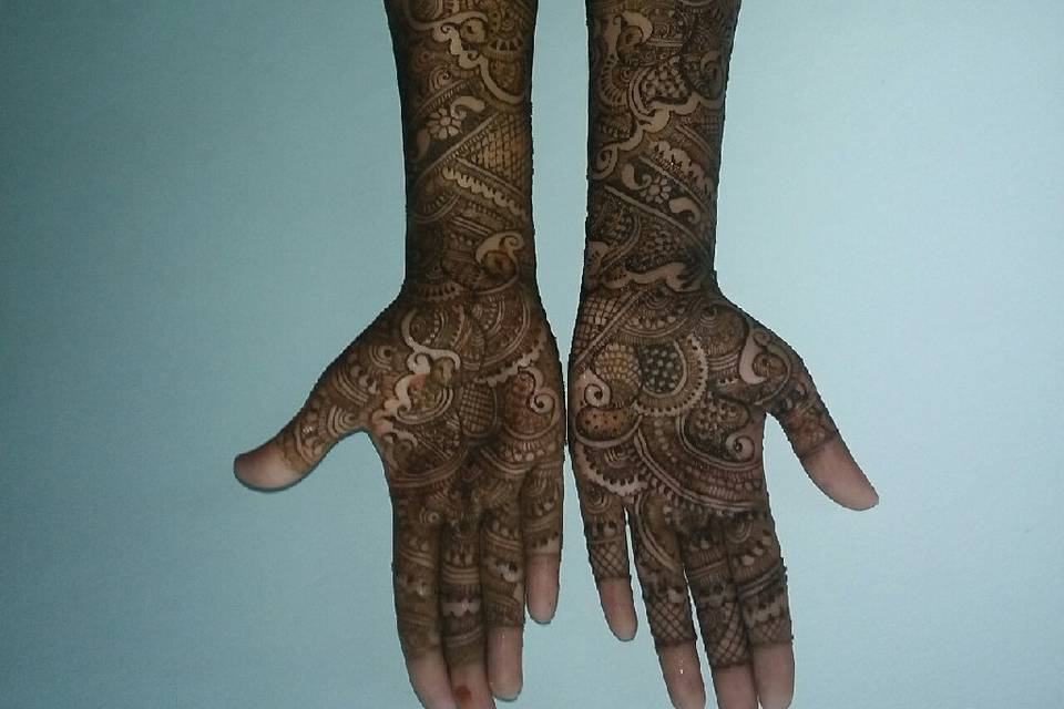 Nazia Mehendi Artist