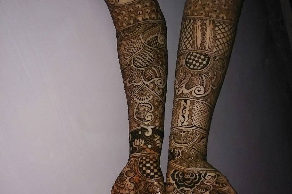 Nazia Mehendi Artist