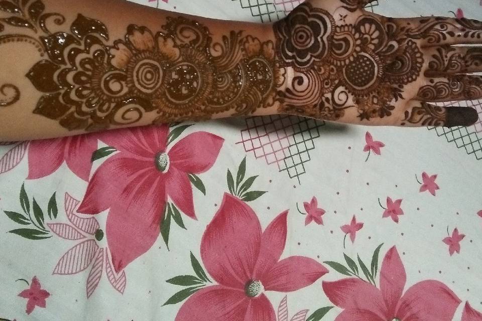 Nazia Mehendi Artist