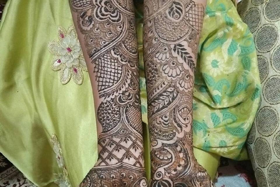 Nazia Mehendi Artist