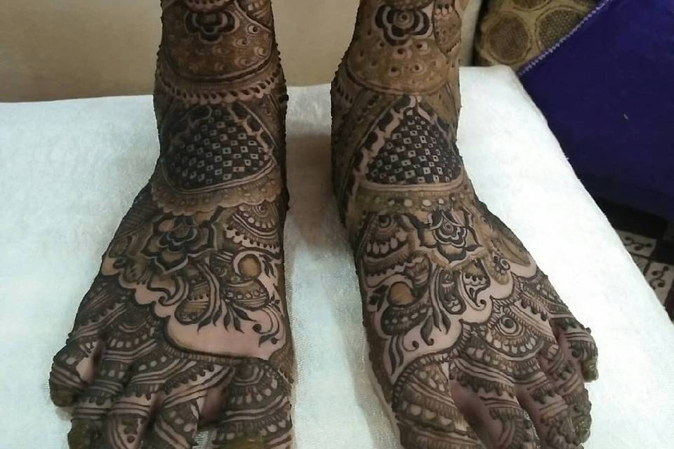 Nazia Mehendi Artist