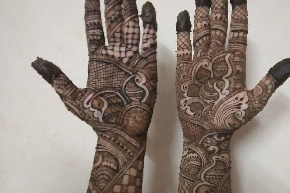 Nazia Mehendi Artist