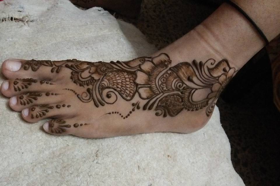 Nazia Mehendi Artist