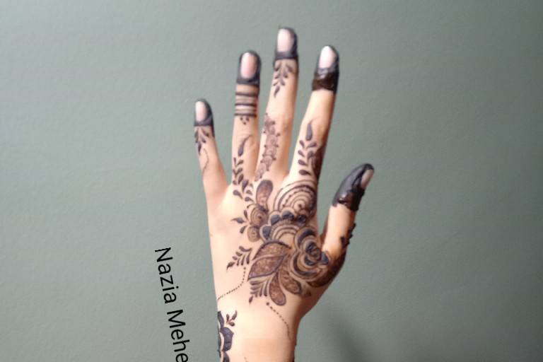 Nazia Mehendi Artist