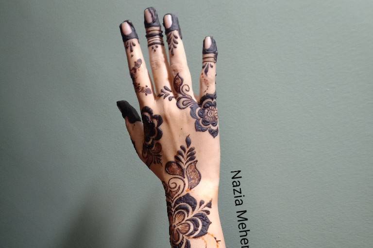 Nazia Mehendi Artist