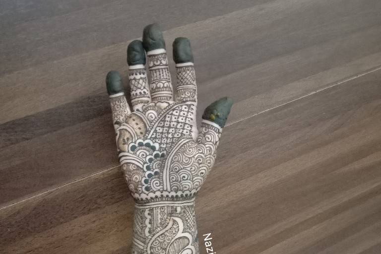 Nazia Mehendi Artist