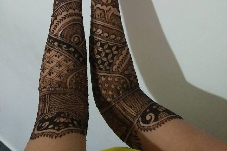 Nazia Mehendi Artist