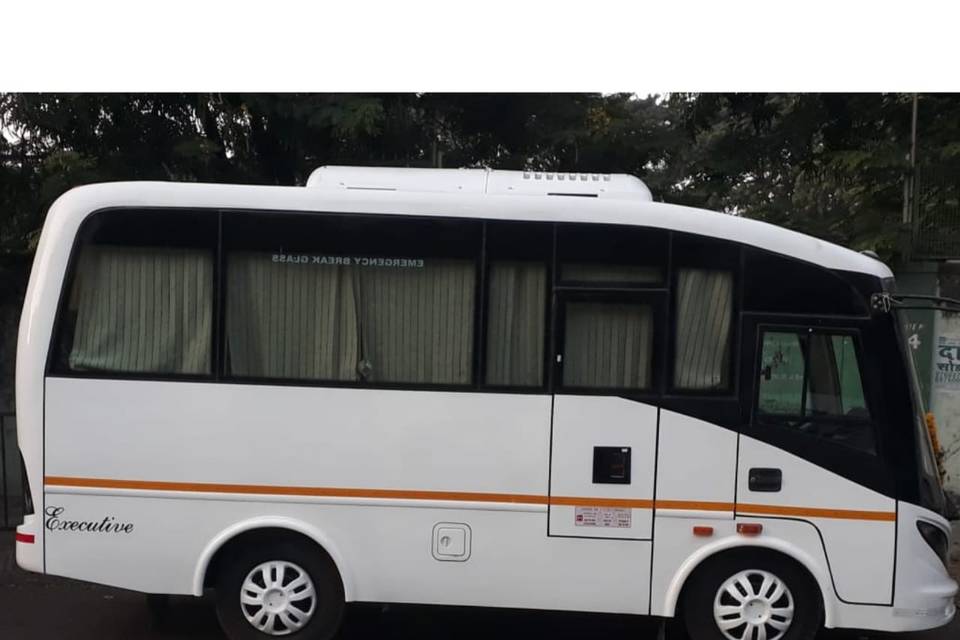 13 seater ac sml bus