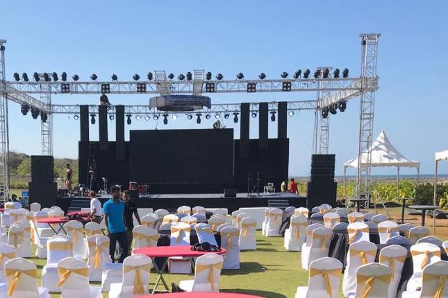 Live Stage By Anandhi