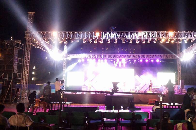 Live Stage By Anandhi