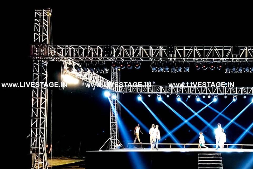 Live Stage By Anandhi