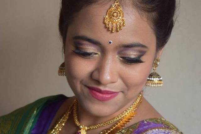 Vallari Chaudhari - Makeup Artist
