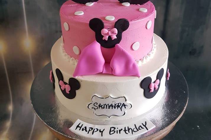 Customized cakes