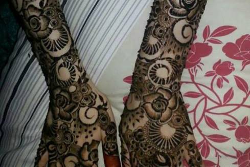 Creative Mehndi Design and Wedding Planner by Zahina