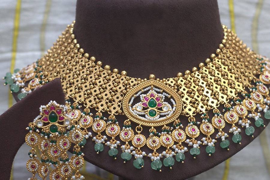 Jadau Necklace-Alloy Jewellery