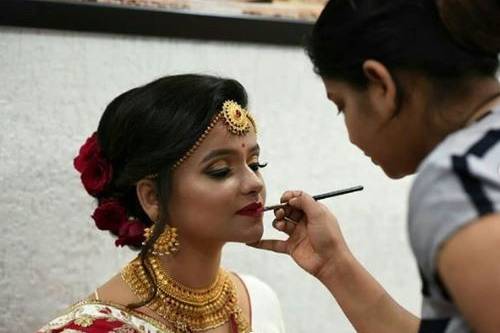 ANA Makeovers by Miracle, Pune - Makeup Artist - Chinchwad 