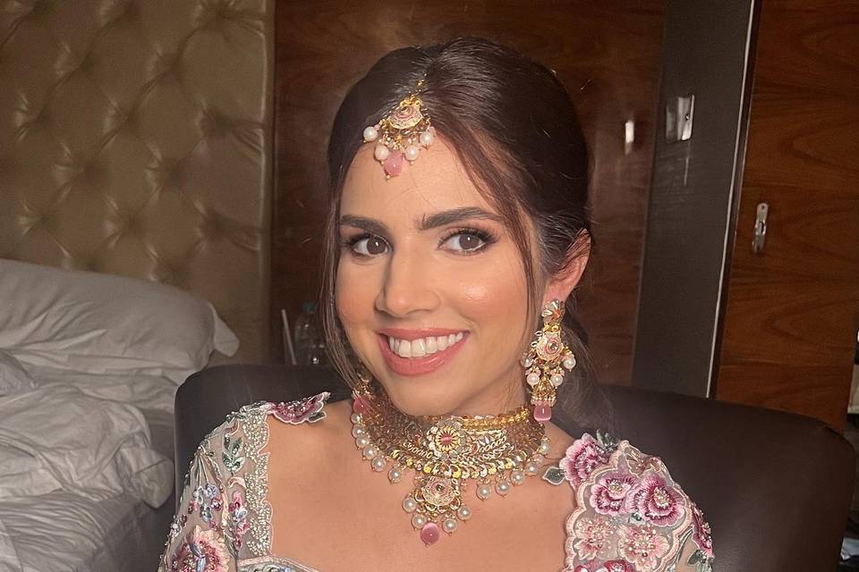 Saaba Arora Makeup