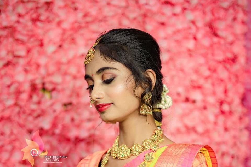 Makeup_.by_roopa_1682352957_3088122893866239122_58507348593