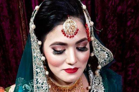 Meenaz Iram Makeovers