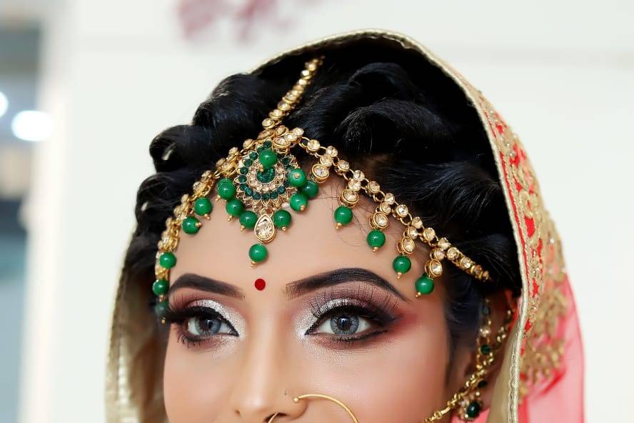 Bridal glamour look