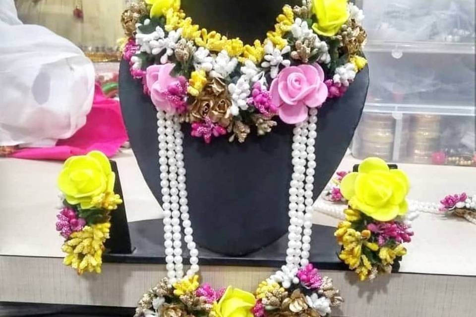 Shinestone Floral Jewellery