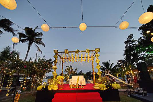 Kuruthola stage decor