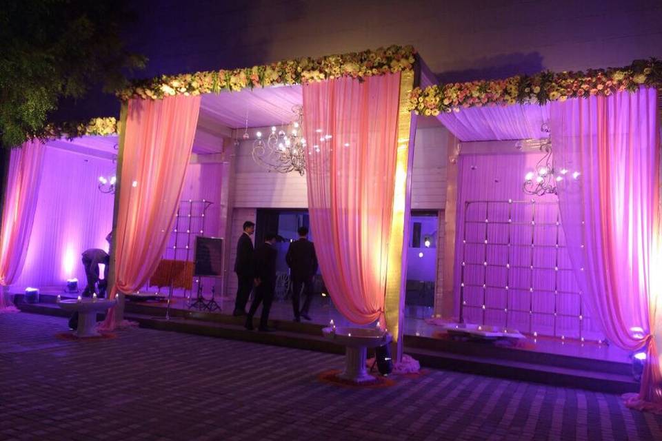 Entrance Decor