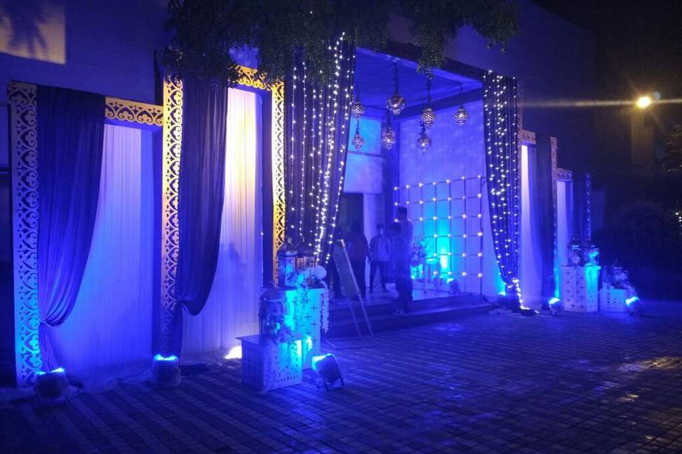 Entrance Decor