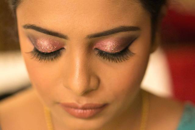 Glamorous glitter eyes