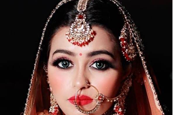 Makeovers By Kiran Kaushik
