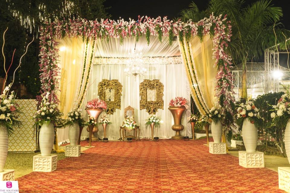 Entrance decor