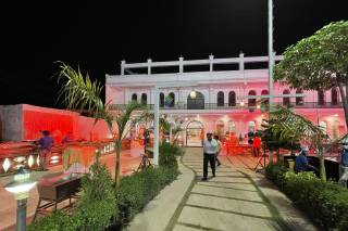 Ch. Hariram palace