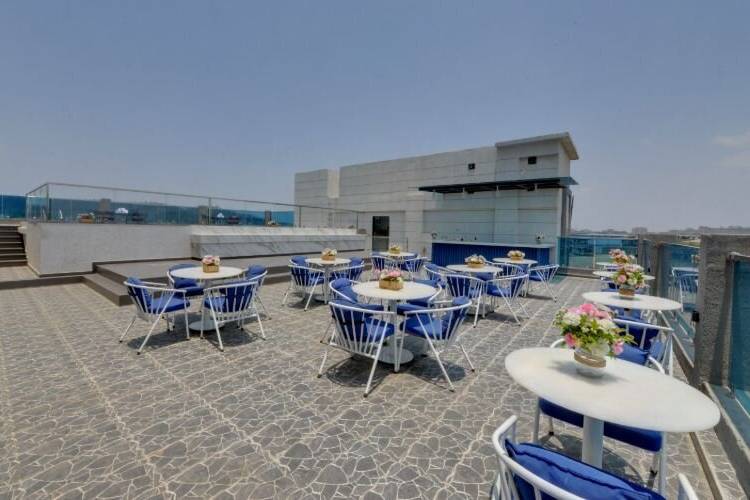Rooftop cafe