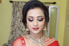 Amina Shajapurwala Makeup Artist