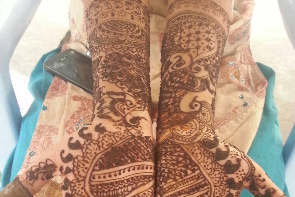 Best Mehendi Arts