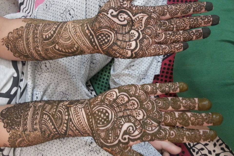 Best Mehendi Arts