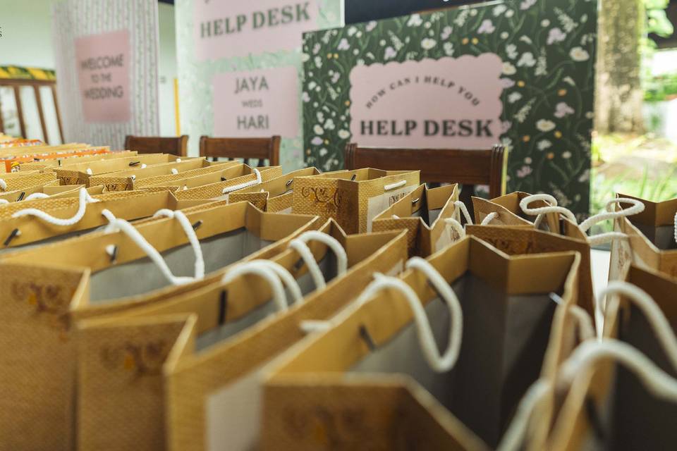 Wedding Favors & Help Desk