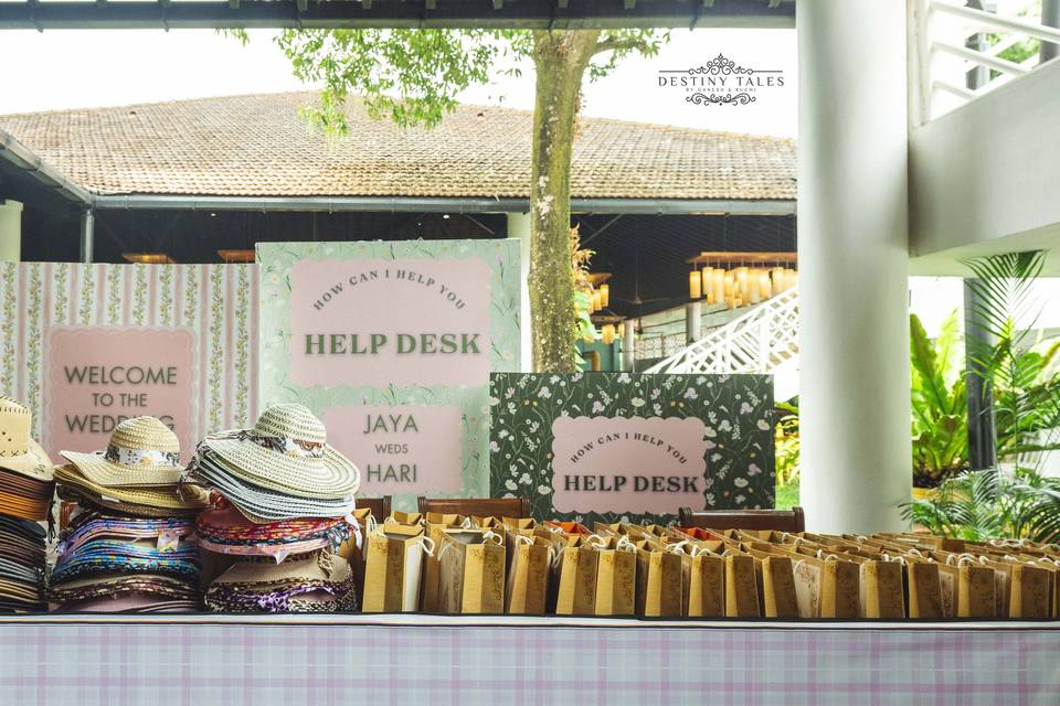 Wedding Favors & Help Desk