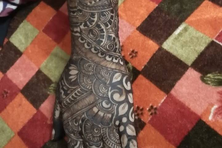 Sara Mehendi Artist