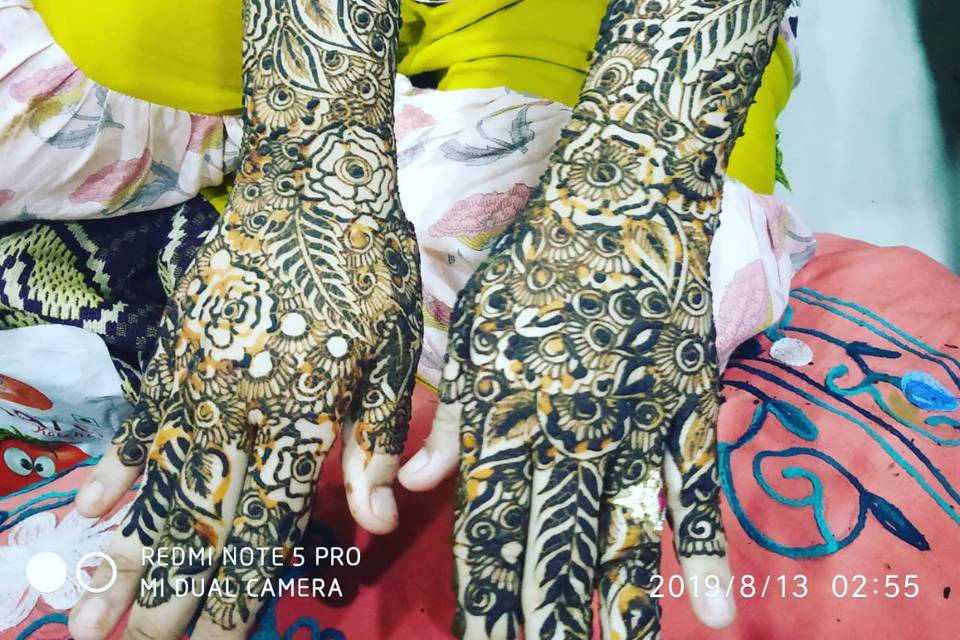 Sara Mehendi Artist