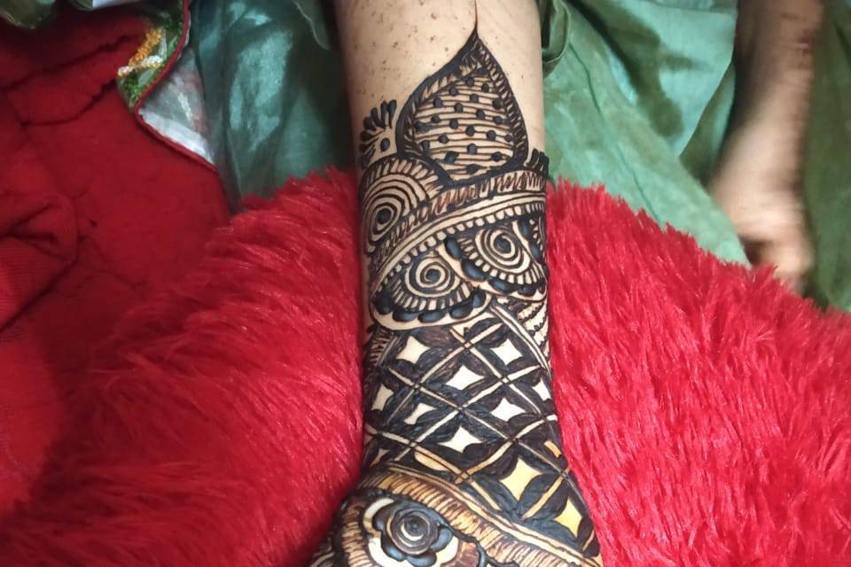 Sara Mehendi Artist