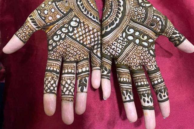 today's my bridal mehndi #today's my bridal mehndi #bridal mehndi  #beautiful bridal mehndi design💫 video Shivani पाटील 🚩🚩 - ShareChat -  Funny, Romantic, Videos, Shayari, Quotes