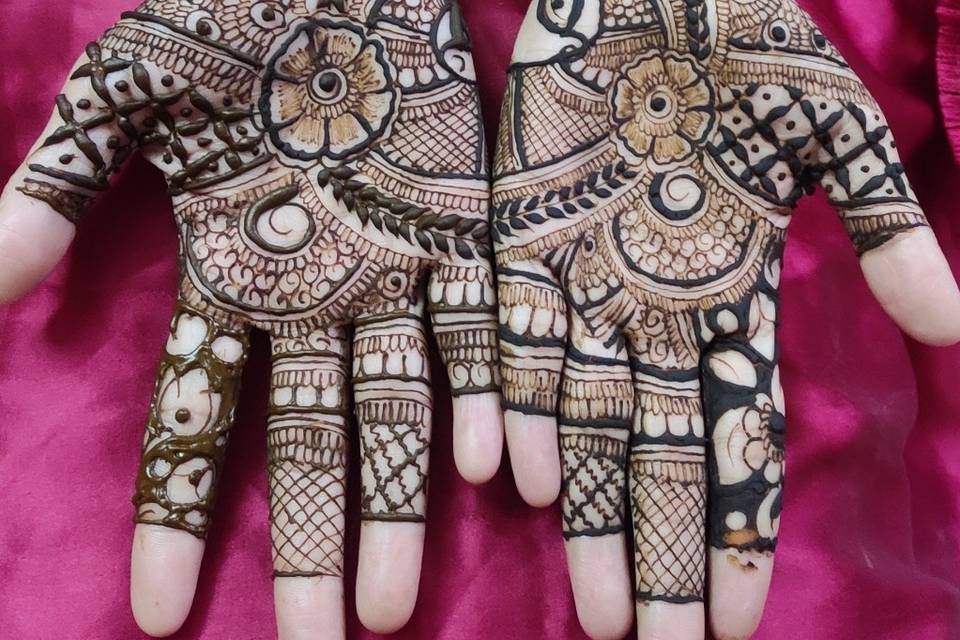 1,549 Likes, 13 Comments - Shivani Patwa (@shivanihennaart) on Instagram:  “#art #illustration #drawing #… | Modern mehndi designs, Henna designs, Henna  designs hand