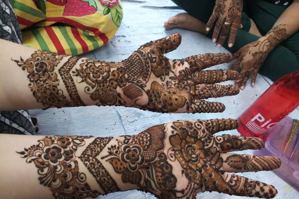 Deepak Mehendi Arts & Classes in Seawoods,Mumbai - Best Bridal Mehendi  Artists in Mumbai - Justdial