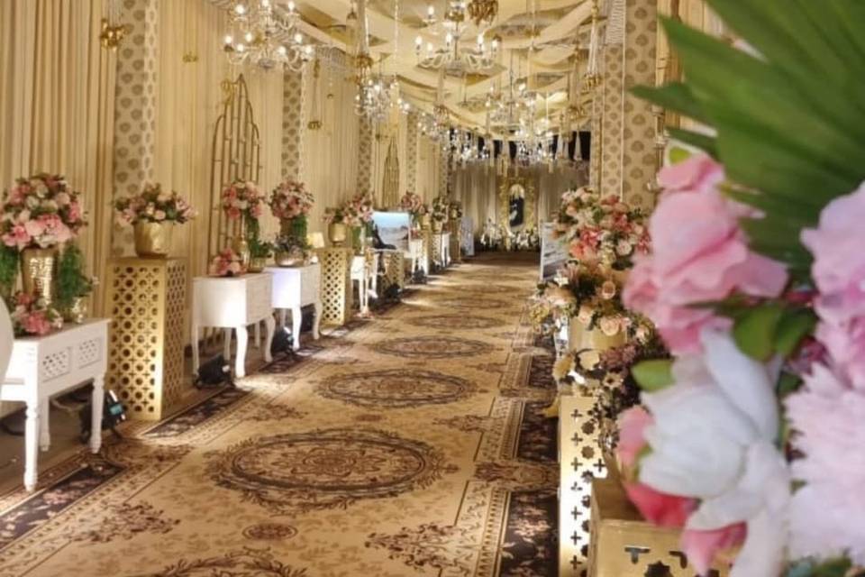 Passage Decor