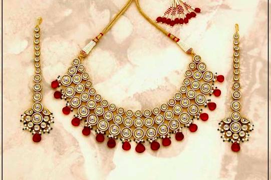 Necklace & earrings