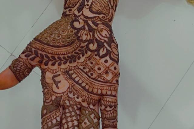 Letest Stylish and simple mehndi designs for girls and bridals//Easy and  simple henna designs - YouTube