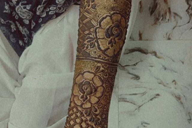 Mehendi for Tapsvi of 16... - Vibha Danish Gala | Facebook