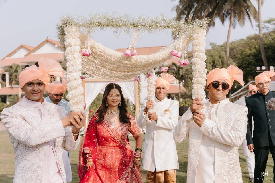 Brides Entry
